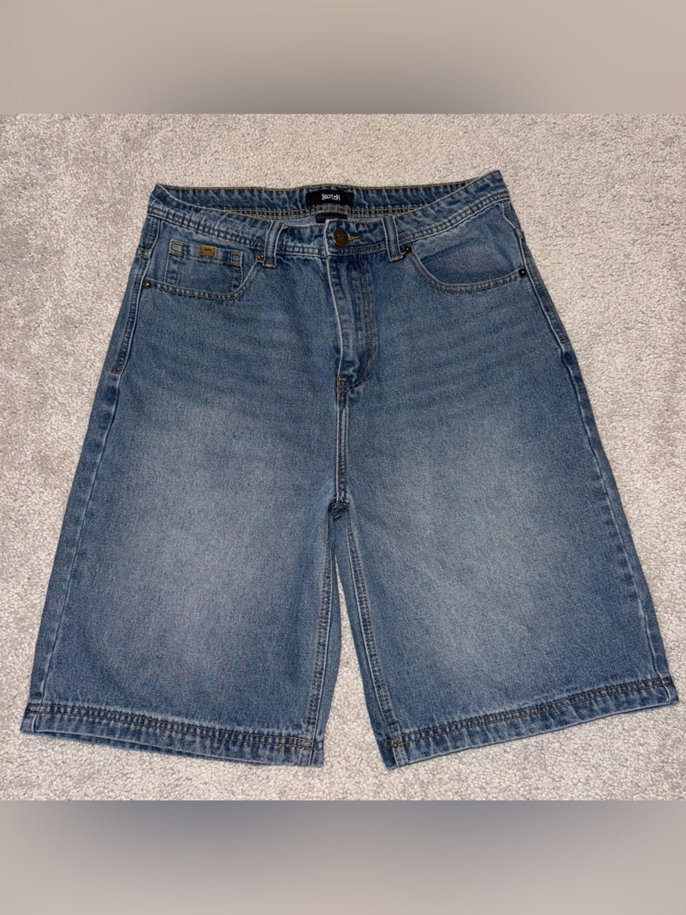 Relaxed Fit Men's Denim Shorts in Washed Blue